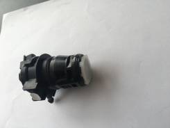 Мотор бачка омывателя Toyota 85330-60180 в Уссурийске Насос омывателя. Lexus: RX330, RX350, RX270, GX470, GX460, GX400, LX460, LX450d, CT200h, RX450h, RX400h, LX570, RX300 Toyota: Prius C, Sequoia, FJ Cru...