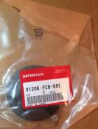 Сальник Honda 91206-PC8-005 оригинал в наличии во Владивостоке Сальник. Honda: Ballade, Logo, CR-X del Sol, Accord, Stream, Civic, CR-X, Vigor, Domani, Civic Ferio, Partner, Accord Aerodeck, Prelude, Civic Shuttle...