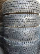 Goodyear Ice Navi Cargo, 195/80R15LT во Владивостоке Goodyear Ice Navi Cargo. Зимние, без шипов, 2015 год, 20 %, 4 шт