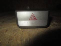 Кнопка аварийной сигнализации Hyundai Accent II (+Тагаз) 2000-2012 в Челябинске Кнопка включения аварийной сигнализации. Hyundai Accent, LC, LC2 D3EA, G4EA, G4EB, G4ECG, G4EDG, G4EK