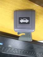 Ручка открывания капота Crown JZS151 UZS151 JZS171 UZS171 JZS173 в Хабаровске Ручка открывания капота. Toyota Crown Majesta, JZS155, UZS151, UZS155, UZS157 Toyota Crown, JZS155, UZS151, UZS155, UZS157 Toyota Celsior, UCF20, UCF2...