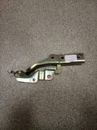 Петля капота правая Great Wall Hover (H3 H5) . OEM:8402800-K80 в Томске Крепление капота. Great Wall Hover H3