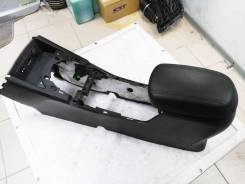 Подлокотник консоль центральная Kia Sportage 3 SL 2010-2015 в Нижневартовске Крышка бардачка. Kia Sportage, SL D4FD, D4HA, G4FD, G4KD, G4KE, G4KH, G4NU