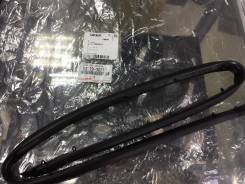 Кузовной уплотнитель Toyota 53119-30210 в Уссурийске Уплотнитель. Lexus: GS460, GS350, GS430, GS300, GS450h Двигатели: 1URFE, 1URFSE, 2GRFSE, 3GRFE, 3GRFSE, 3UZFE