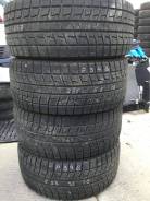 Bridgestone Blizzak RFT, 255/55R 18 в Хабаровске Bridgestone Blizzak RFT. Зимние, без шипов, 2014 год, 5 %