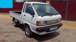 Toyota Town Ace, 2002 в Уссурийске Toyota Town Ace. 4WD, борт 1 тонна, 2 000 куб. см., 1 000 кг., 4x4