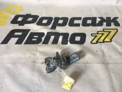 Петли двери F. L Kia Rio 2013 год G4FC в Омске Петли двери F.L Kia Rio 2013 год G4FC