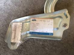 Петлю капота левую Ford Focus 3, Kuga. Новый. в Чите Крепление капота. Ford Focus, CB8, CEW Ford Kuga, CBS