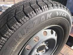 Bridgestone Blizzak VRX, 185/70R14 в Хабаровске Bridgestone Blizzak VRX. Зимние, без шипов, 2017 год, без износа, 4 шт