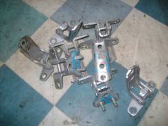 Петля двери Mitsubishi Lancer X 2007, правая передняя в Барнауле Петля двери Mitsubishi Lancer X 2007, правая передняя