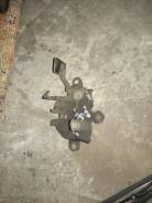 Замок капота Toyota sprinter ae101 4А в Новокузнецке Замок капота. Toyota Sprinter, AE100, AE101, AE104, CE100, CE104, EE101 Двигатели: 2C, 4AFE, 4AGE, 4EFE, 5AFE