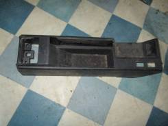 Консоль между сидений Audi Audi 80 1992 в Барнауле Консоль между сидений Audi Audi 80 1992