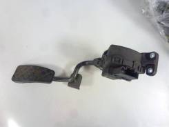 Педаль подачи топлива Audi A6 C6/4F в Челябинске Педаль газа. Audi A6 allroad quattro, 4FH Audi S6, 4F2, 4F5 Audi A6, 4F2, 4F5, 4F2/C6, 4F5/C6 Двигатели: ASB, AUK, BNG, BPP, BSG, BAT, BBJ, BDW, BDX...