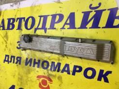 Крышка клапанная Toyota 1HZ/1HD в Иркутске Крышка головки блока цилиндров. Toyota Land Cruiser, HDJ100, HDJ80, HDJ81, HZJ105, HZJ70, HZJ71, HZJ73, HZJ74, HZJ75, HZJ76, HZJ77, HZJ78, HZJ79, HZJ8...