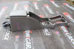 Подлокотник Subaru Forester SG5 EJ205 2003 5MT Цвет 01G в Уссурийске Подлокотник. Subaru Forester, SG5 EJ205