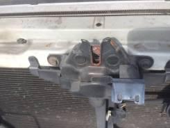 Замок капота Toyota Hilux Surf, Land Cruiser Prado, правый во Владивостоке Замок капота Toyota Hilux Surf, Land Cruiser Prado, правый