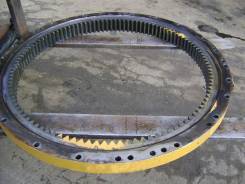 Komatsu PC360-7 в Москве Komatsu PC360-7. Поворотный круг Komatsu PC 300 / 360