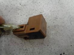 Выключатель концевой Toyota Caldina 1995-2002 Номер OEM 8455033010 в Карпинске Выключатель концевой Toyota Caldina 1995-2002 Номер OEM 8455033010