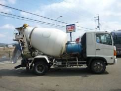 Hino Ranger, 2003 во Владивостоке Hino Ranger. Миксер, 7 958 куб. см., 2,80 куб. м. Под заказ