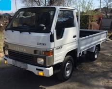 Toyota Hiace, 1998 в Уссурийске Toyota Hiace. Toyota HiAce 4WD, борт 1,5 тонны, 2 500 куб. см., 1 500 кг., 4x4