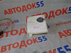 Бачок омывателя Toyota MARK II GX90 в Омске Бачок стеклоомывателя. Toyota Mark II, GX100, GX105, GX90, JZX100, JZX101, JZX105, JZX90, JZX91, JZX93, LX100, LX90, SX90, JZX90E, JZX91E, LX90Y Toyot...