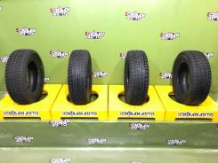 Yokohama Ice Guard IG50, 215/65R15 во Владивостоке Yokohama Ice Guard IG50. Зимние, без шипов, 2014 год, 5 %, 4 шт