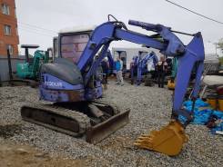 Hitachi EX30, 2008 во Владивостоке Hitachi EX30. , 3х тонный экскаватор, робот, резина.