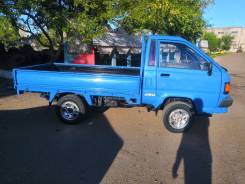 Toyota Lite Ace Truck, 1995 в Уссурийске Toyota Lite Ace Truck. Продам отличный грузовичок 4WD, 1 800 куб. см., 1 000 кг., 4x4
