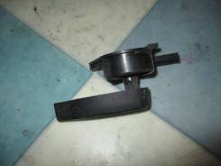 Ручка открывания капота Renault Logan LS 2006 в Барнауле Ручка открывания капота. Renault: Megane, Modus, Trafic, Logan, Duster, Scenic, Master, Twingo, Clio, Wind E7J, F3R, F4P, F4R, F5R, F7R, F8Q, F9Q, K4J...