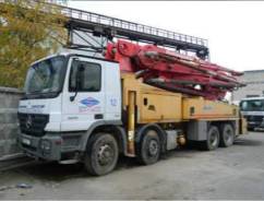 Автобетононасос Putzmeister M 42-5, в Московской области, 2007 в Таганроге Putzmeister. Автобетононасос M 42-5, в Московской области г. Королев, 41,60 м.