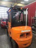 Doosan вилочный погрузчик 3 тонны, 2013 в Новосибирске Doosan. Вилочный погрузчик 3 тонны с кабиной и сайдшифтером, 3 000 кг., Дизельный