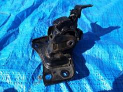 Подушка акпп Toyota Prius ZVW30 во Владивостоке Подушка коробки передач. Toyota Prius, ZVW30, ZVW30L