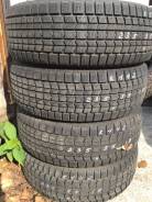 Dunlop Grandtrek SJ7, 235/55 R18 в Хабаровске Dunlop Grandtrek SJ7. Зимние, без шипов, 2012 год, 20 %