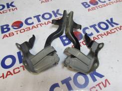 Кронштейн капота Daewoo Winstorm, левый в Красноярске Кронштейн капота DAEWOO WINSTORM