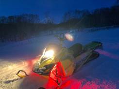 BRP Ski-Doo Summit X T3, 2015 