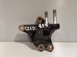   Kia Ceed 2011 216702B000  G4FC,  