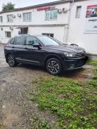   ( )  Volkswagen Tiguan 2018. 