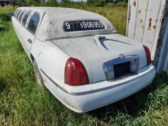    Lincoln Town Car