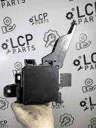   Toyota Land Cruiser 2007 8273160240 UZJ 200 2UZ-FE 