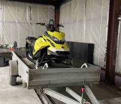 BRP Ski-Doo Summit X, 2020 