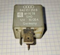  208  Audi A4 B5  VAG 8A0951253B 