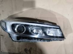  Kia Carnival . .