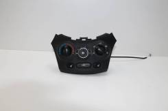 ���� ���������� �����/������-�������� Hyundai Solaris 972504L050RY ����