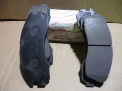 ������� ��������� �������� Mitsubishi Diamante [MR60006] ����