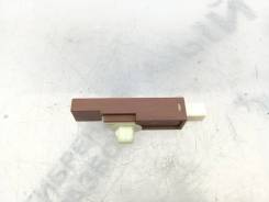 ������� ������������� Toyota RAV4 899A047010 40 ����